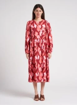 MOSS COPENHAGEN MAGNELLA - Halflange Jurk Met Ronde Hals En Print | Rood
