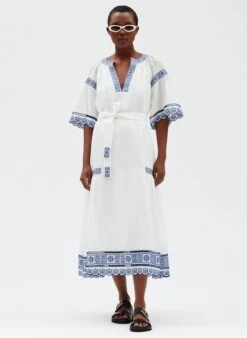 CLAUDIE PIERLOT RASALIA - Halflange Jurk Met Borduurwerk En Tunesische Kraag | Beige